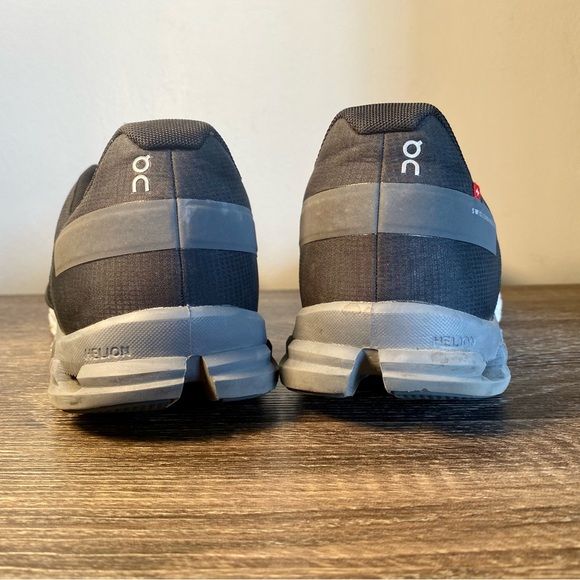 On Men’s Running Shoes - Picture 4 of 9